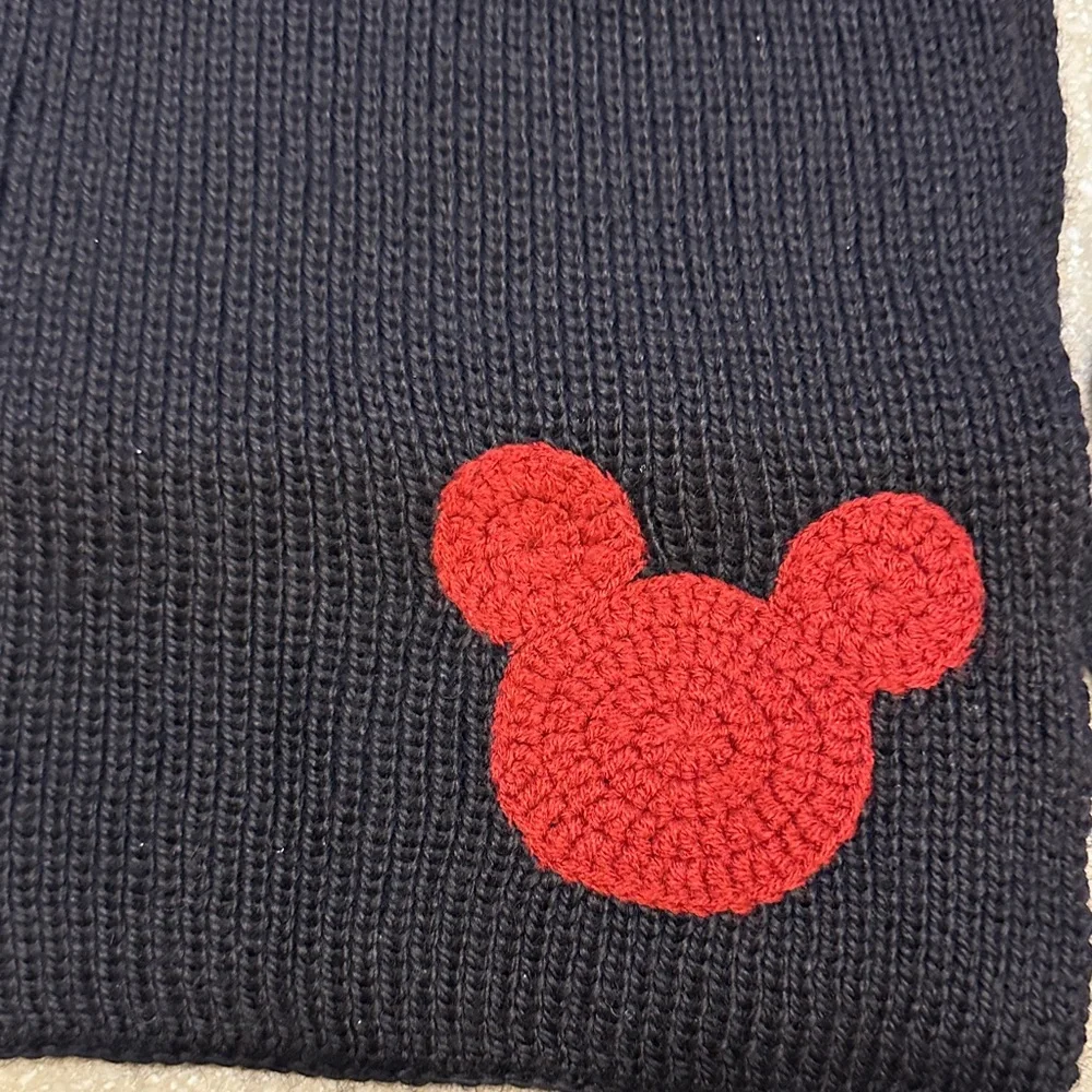 Women Disney Black and Red Knit Scarf and Gloves Set